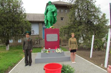 Освящение памятника неизвестному солдату в селе Чишмикиой